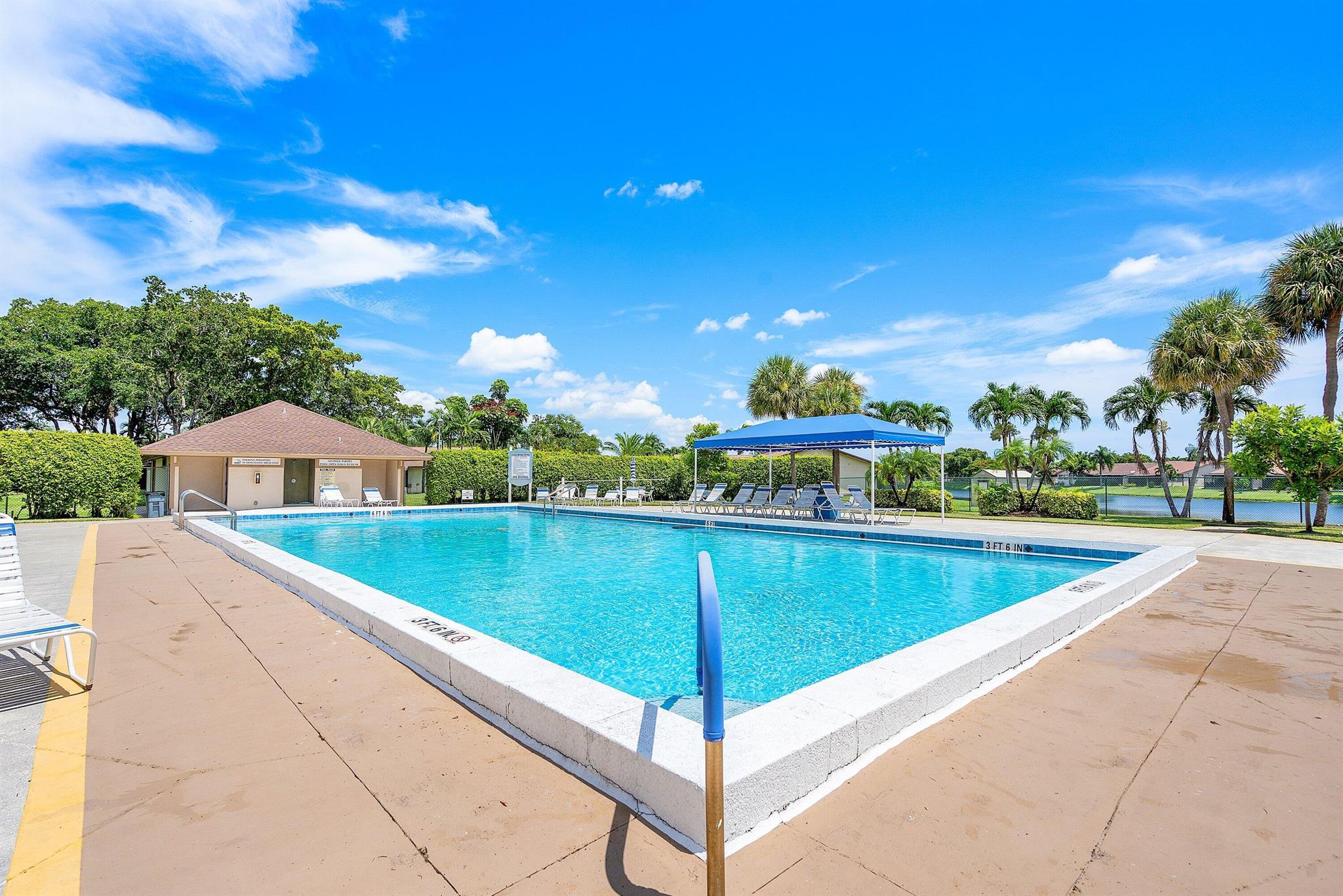 BOYNTON LAKES - Residential