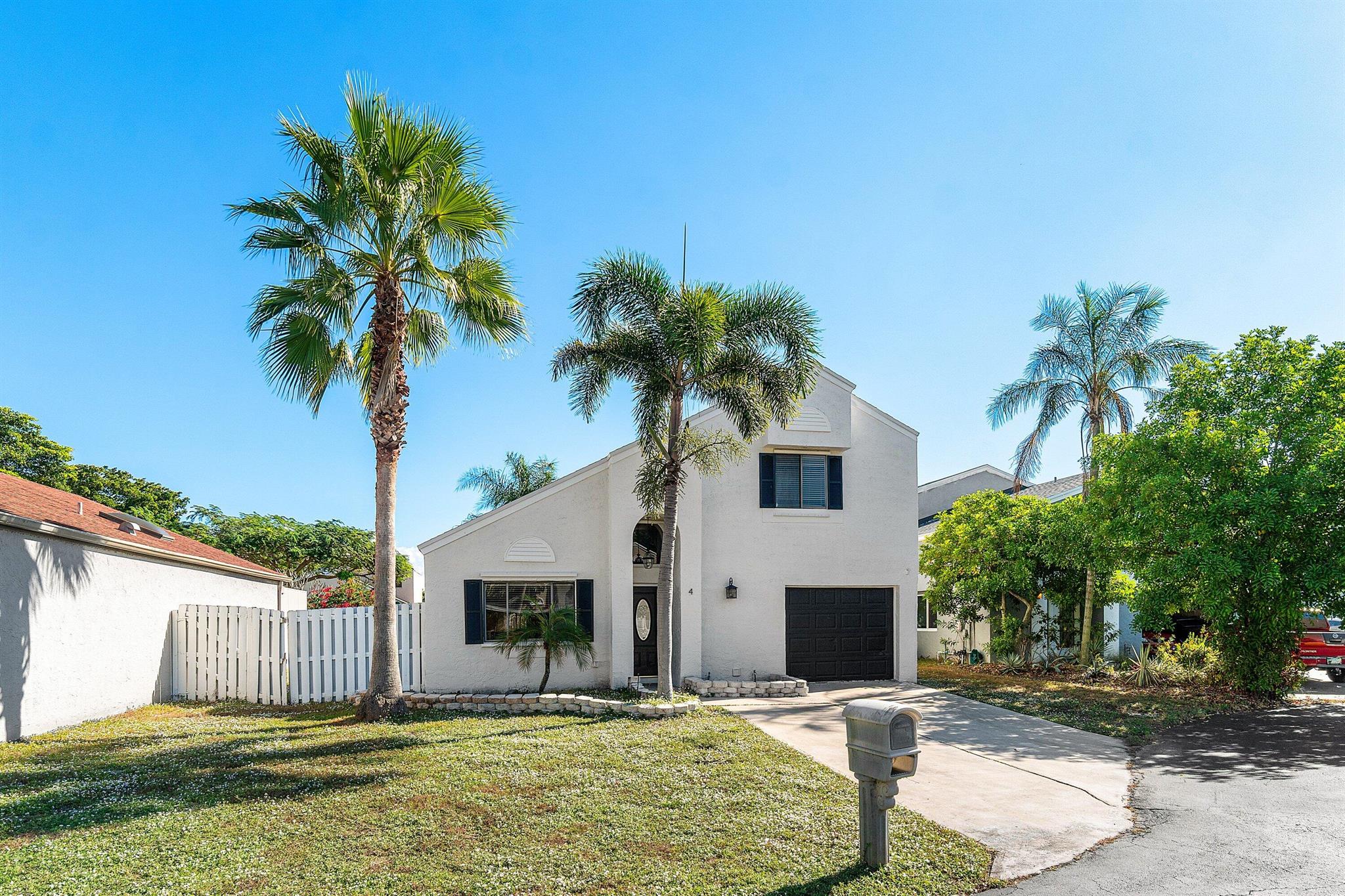 BOYNTON LAKES - Residential