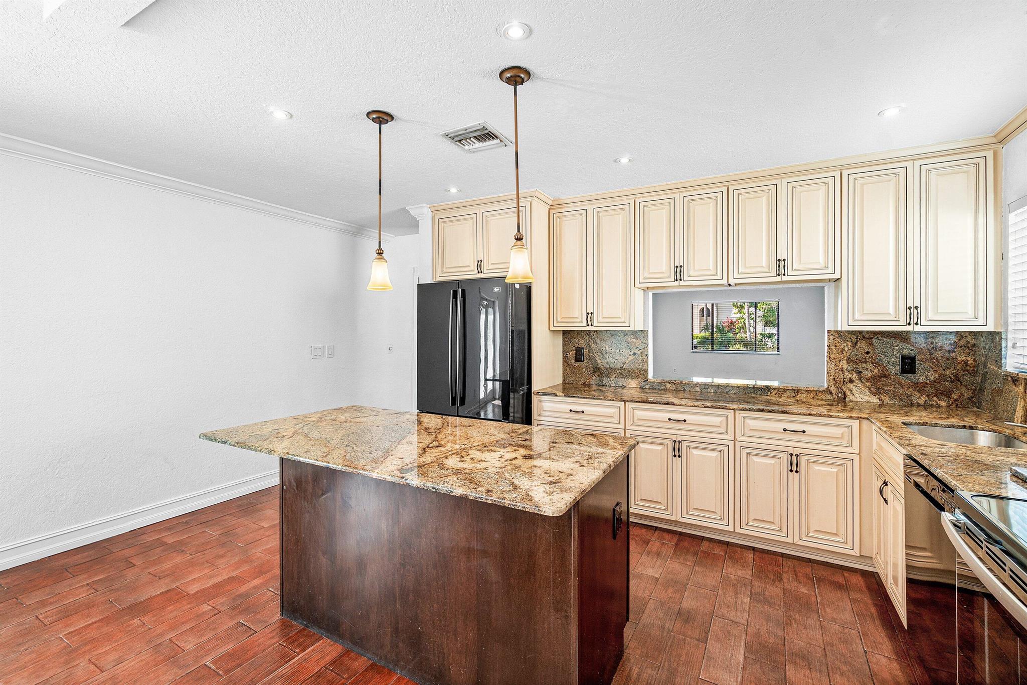 BOYNTON LAKES - Residential