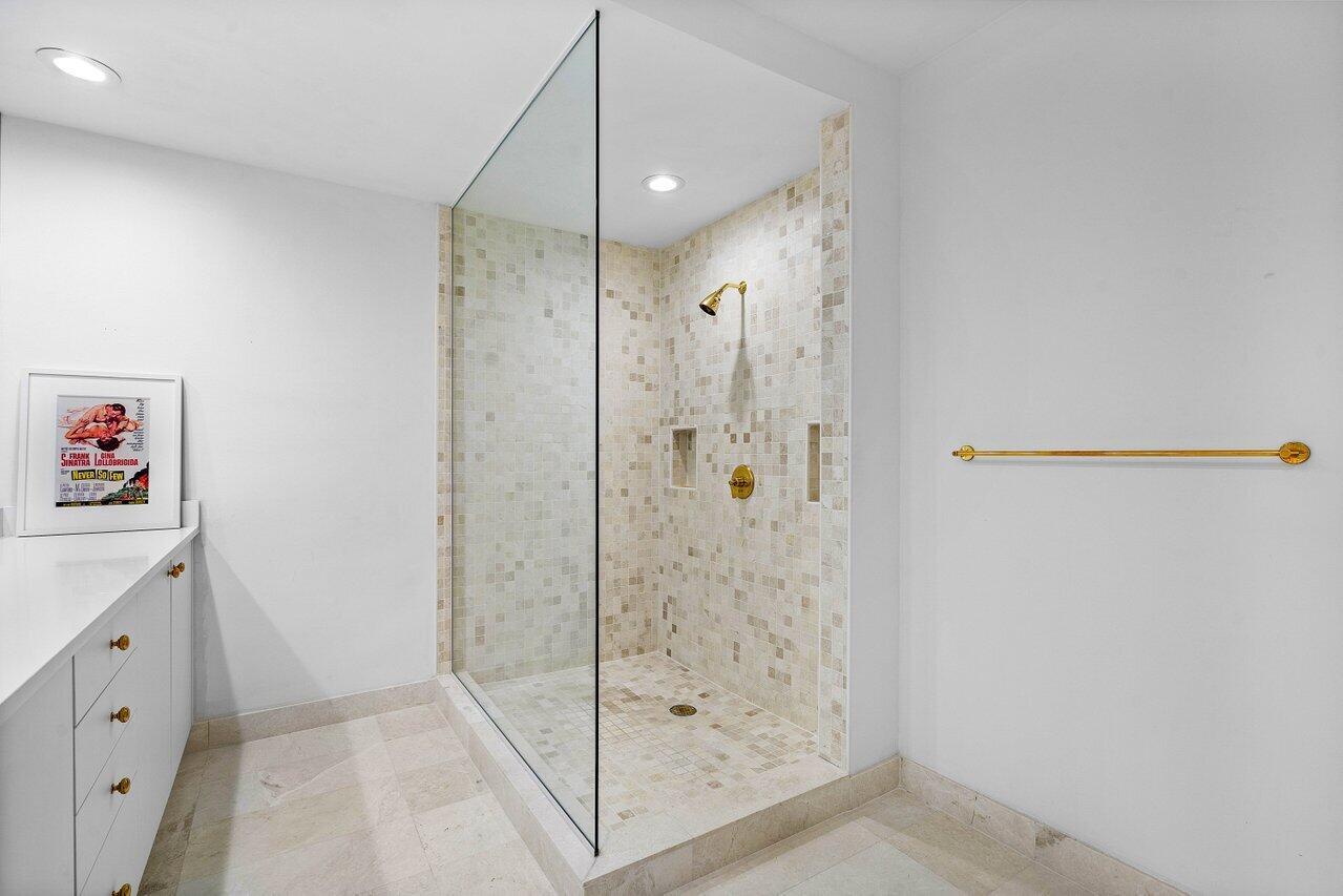 ONE CITY PLAZA CONDO - Residential