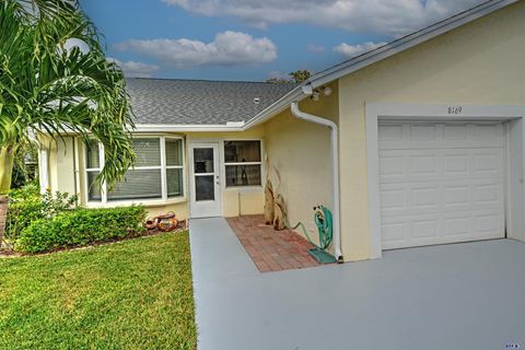 8169 SE Fox Hill Place Hobe Sound FL 33455
