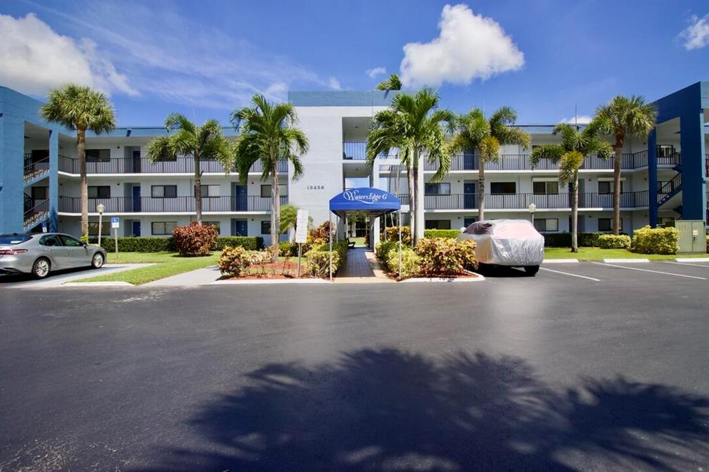 WATERSEDGE AT THE LAKES OF DELRAY CONDO A THRU H D - Residential