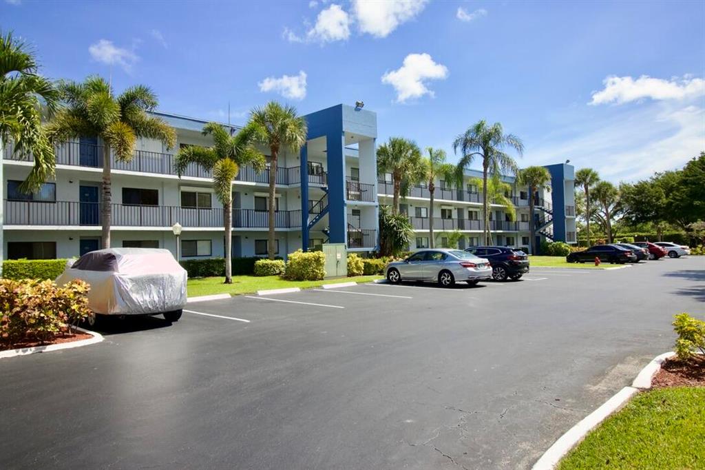 WATERSEDGE AT THE LAKES OF DELRAY CONDO A THRU H D - Residential