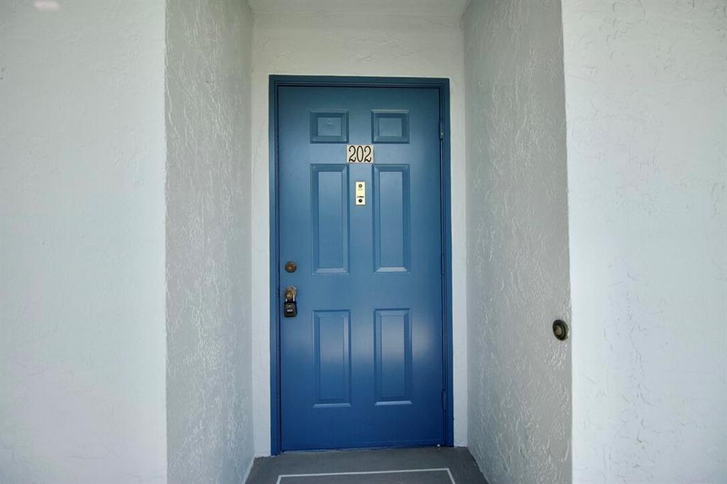 WATERSEDGE AT THE LAKES OF DELRAY CONDO A THRU H D - Residential