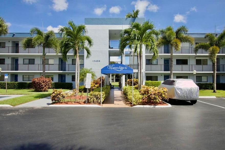 THIS MUST-SEE 2 BEDROOM 2 BATHROOM CONDO BOASTS A SPACIOUS KITCHEN, LARGE LIVING AREA and IS MOVE IN READY. Located right in A SOUGHT AFTER GATED COMMUNITY LAKES OF DELRAY, off of Atlantic Ave and Jog road, minutes from Downtown Delray and the beach. Tiled living areas and laminate flooring in the bedrooms. Natural light enters through the balcony, which peers over a picturesque scene of the immense lake. Private access to the balcony via the master bedroom, vast walk in closet. En suit bathroom with vanity counter space & sink. Large laundry room with  washer and dryer. Lakes of Delray is a 55+ condominium community with clubhouse, heated/cooled pool, oversized jacuzzi, and BBQ area, tennis courts, and event space where you will meet new neighbors and even new friends.
