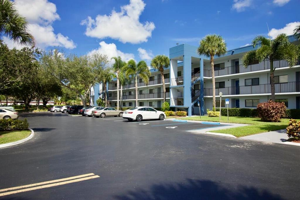 WATERSEDGE AT THE LAKES OF DELRAY CONDO A THRU H D - Residential