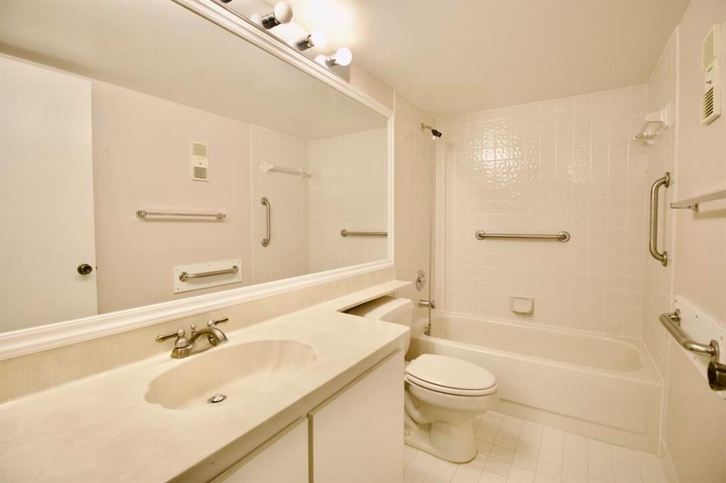 WATERSEDGE AT THE LAKES OF DELRAY CONDO A THRU H D - Residential