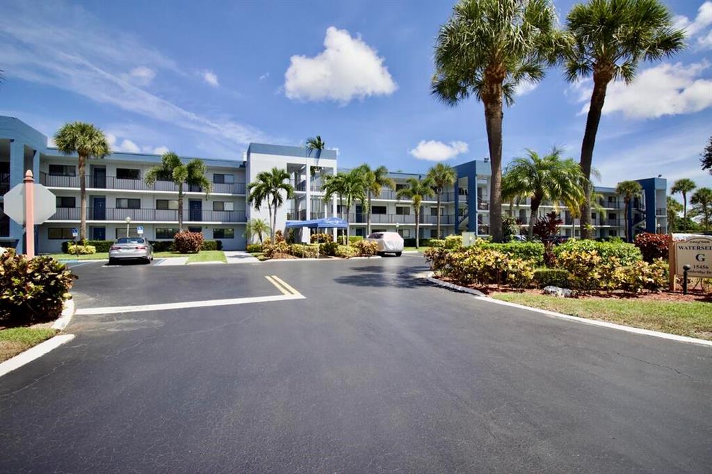 WATERSEDGE AT THE LAKES OF DELRAY CONDO A THRU H D - Residential