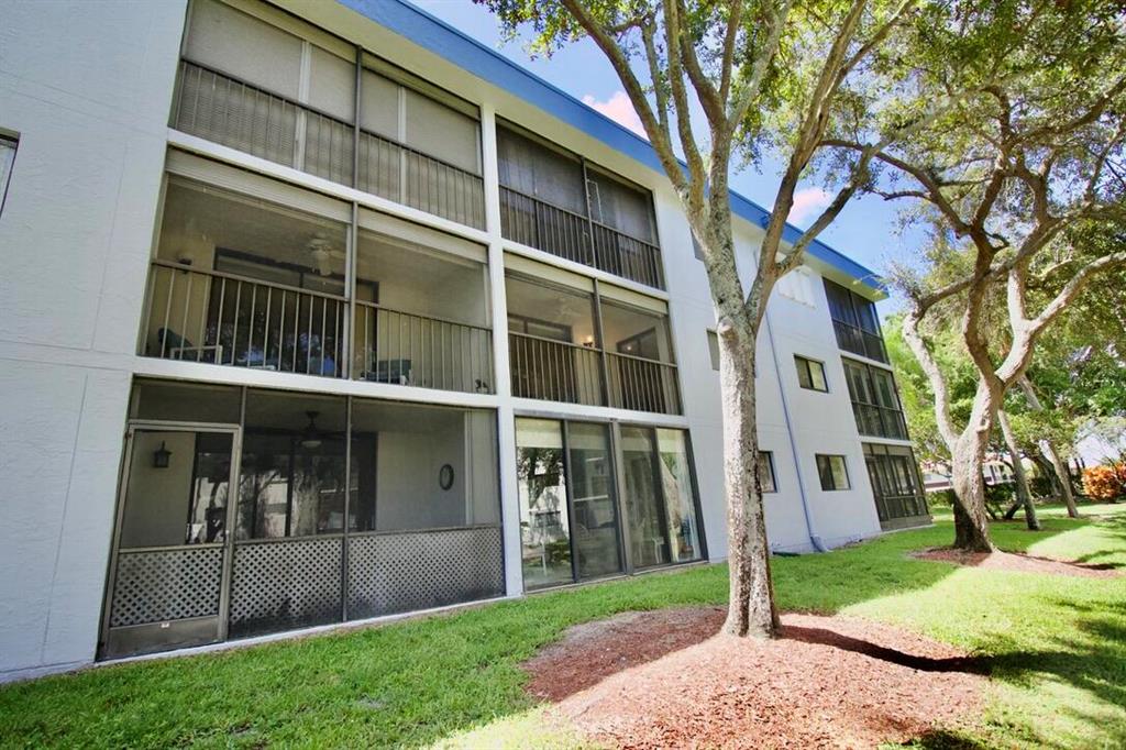 WATERSEDGE AT THE LAKES OF DELRAY CONDO A THRU H D - Residential