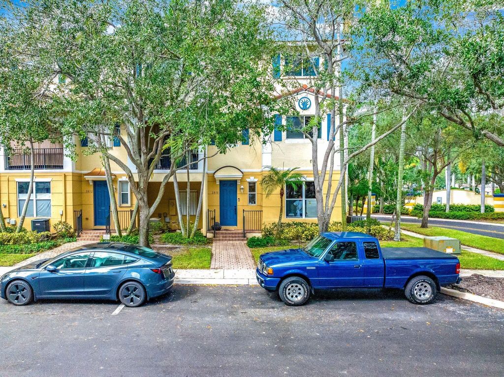 Photo of 2850 S Oasis Drive, Boynton Beach, FL 33426 (MLS # R10929674)
