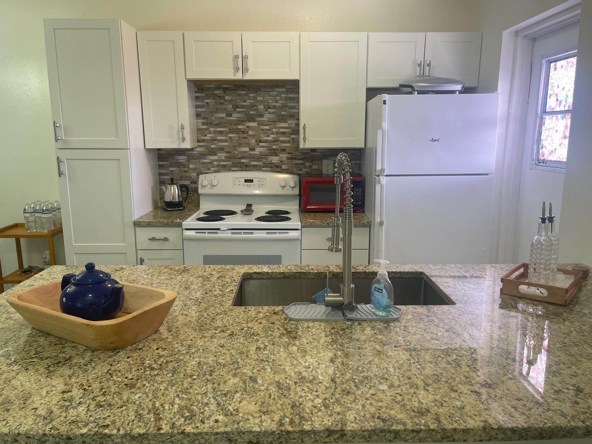 View photos, virtual tours, details... 1117 Lake Terrace F-207