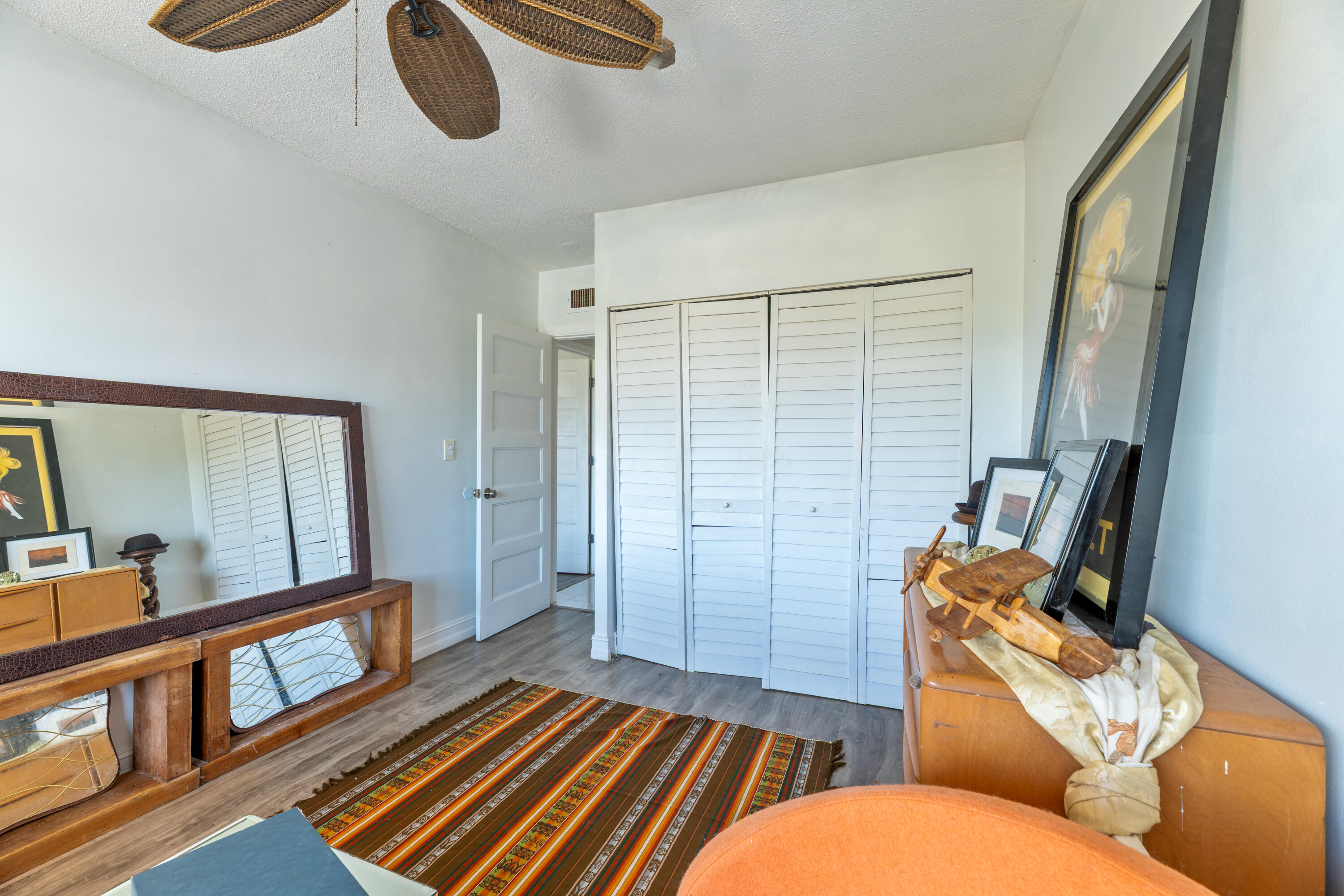 BARCLAY SQUARE CONDO - Residential