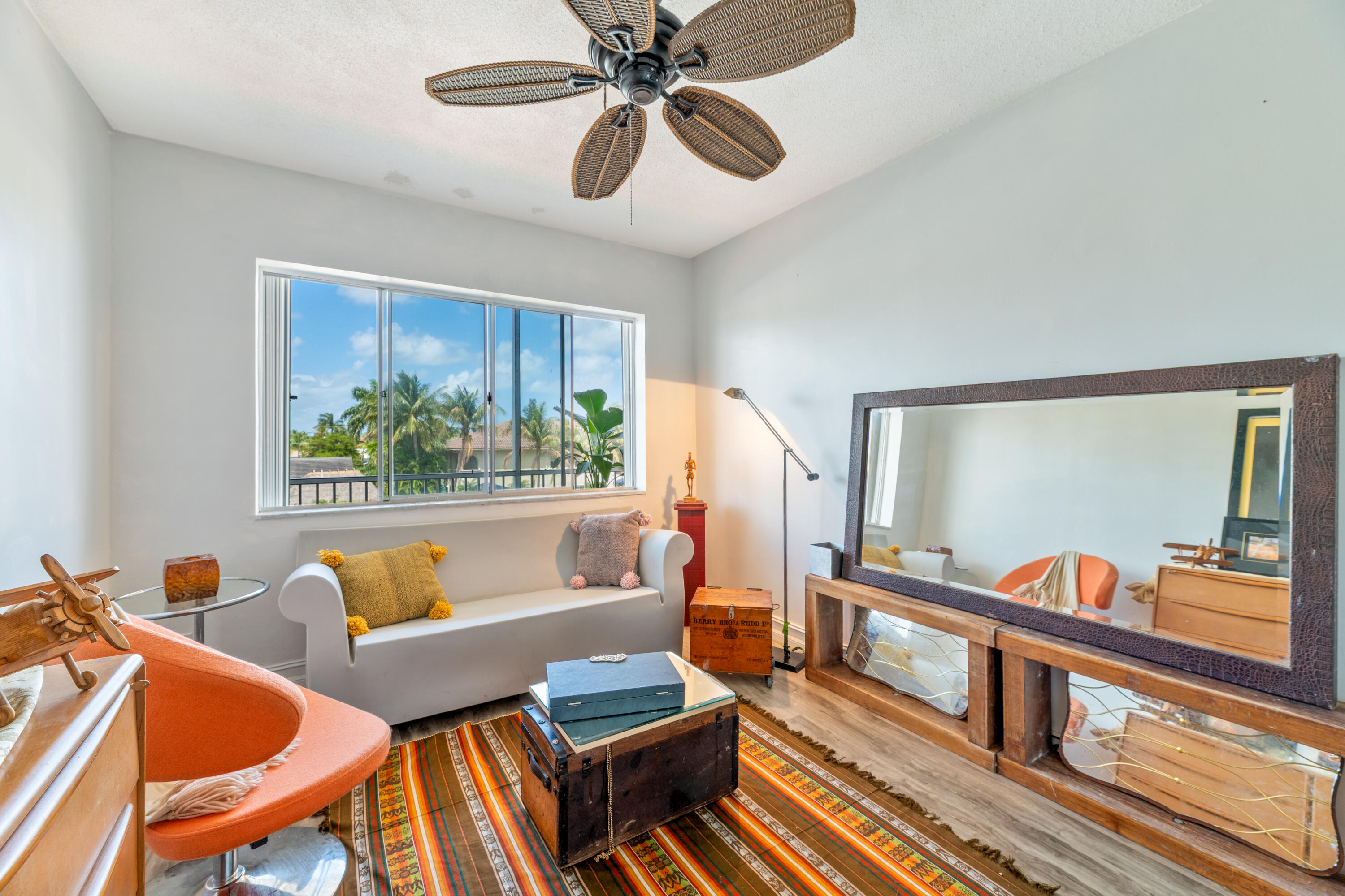 BARCLAY SQUARE CONDO - Residential