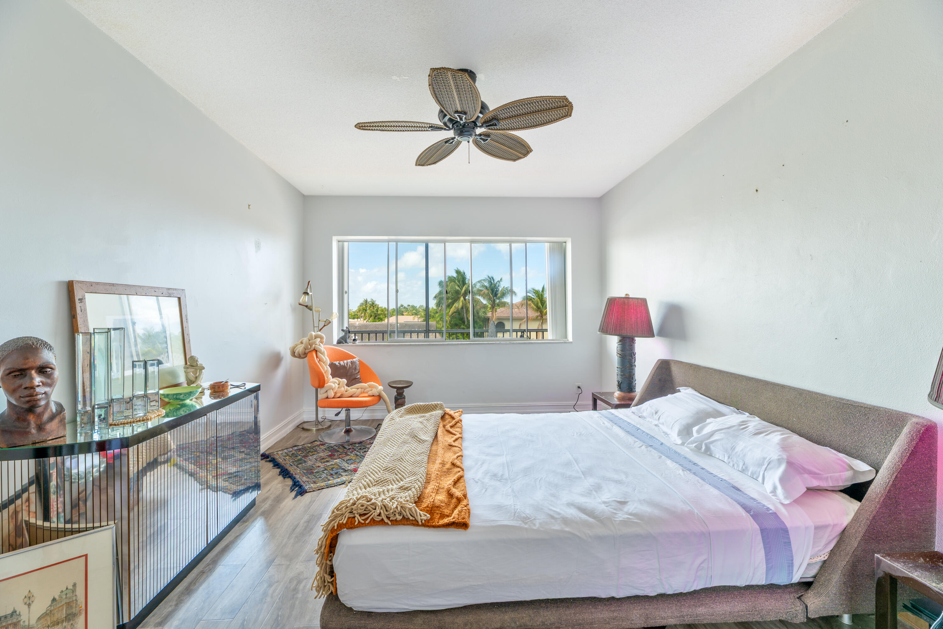 BARCLAY SQUARE CONDO - Residential