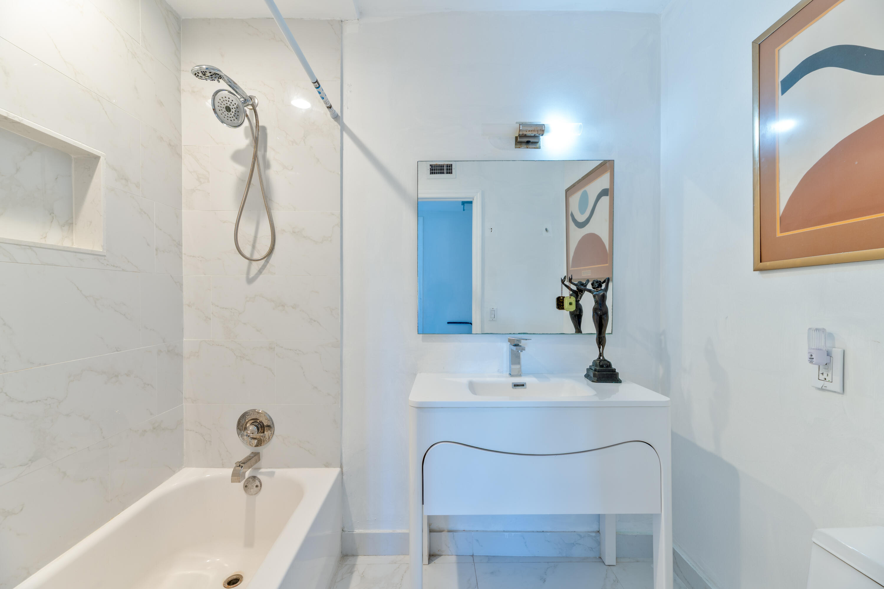 BARCLAY SQUARE CONDO - Residential