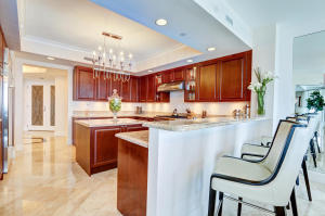 RITZ CARLTON RESIDENCES - Residential