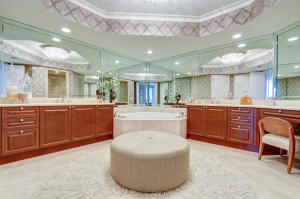 RITZ CARLTON RESIDENCES - Residential