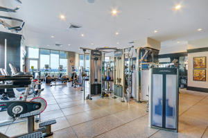 RITZ CARLTON RESIDENCES - Residential