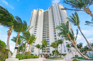 RITZ CARLTON RESIDENCES - Residential