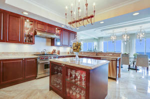 RITZ CARLTON RESIDENCES - Residential