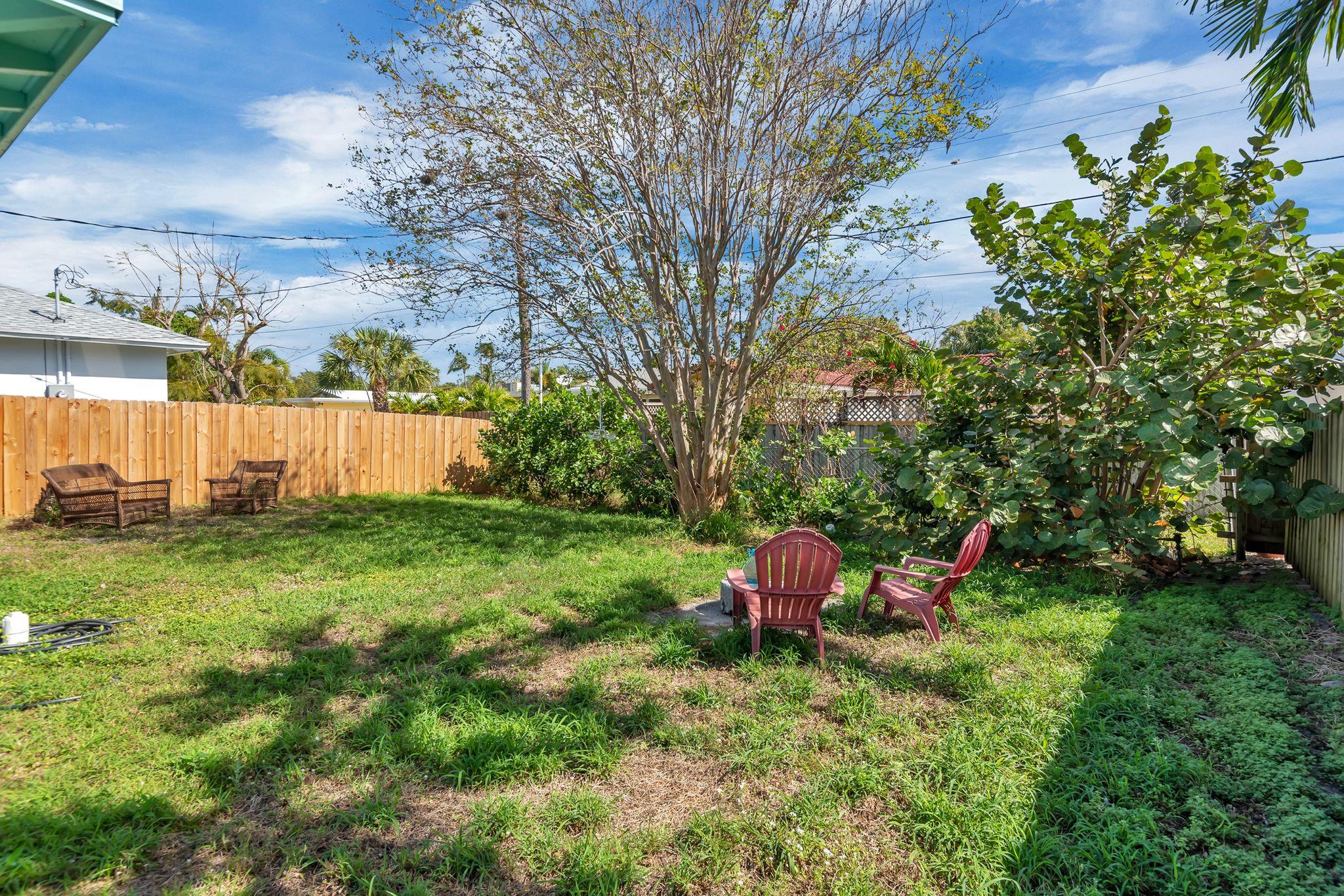 NORTH LAKE WORTH - Residential