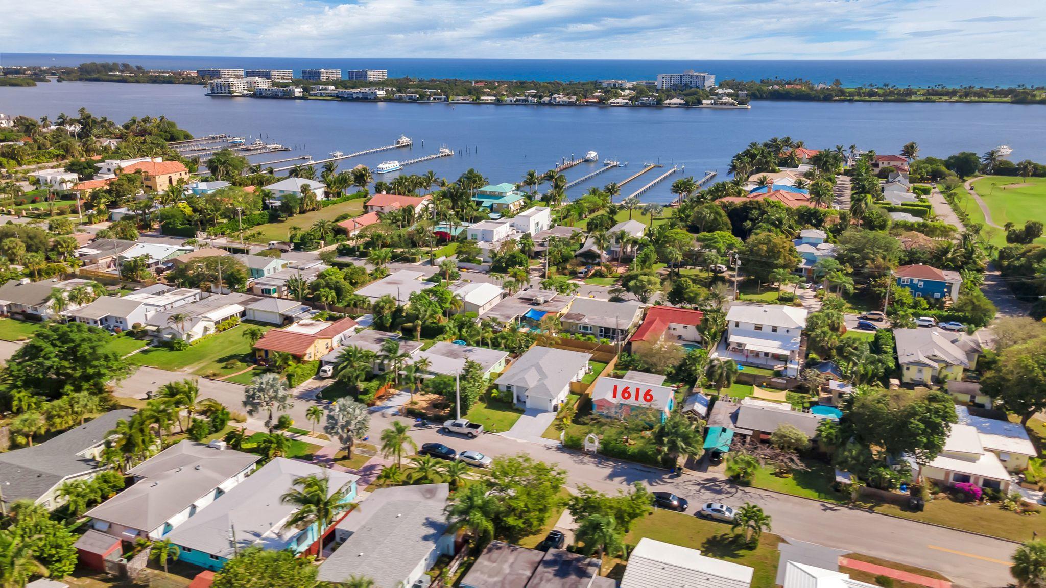 NORTH LAKE WORTH - Residential