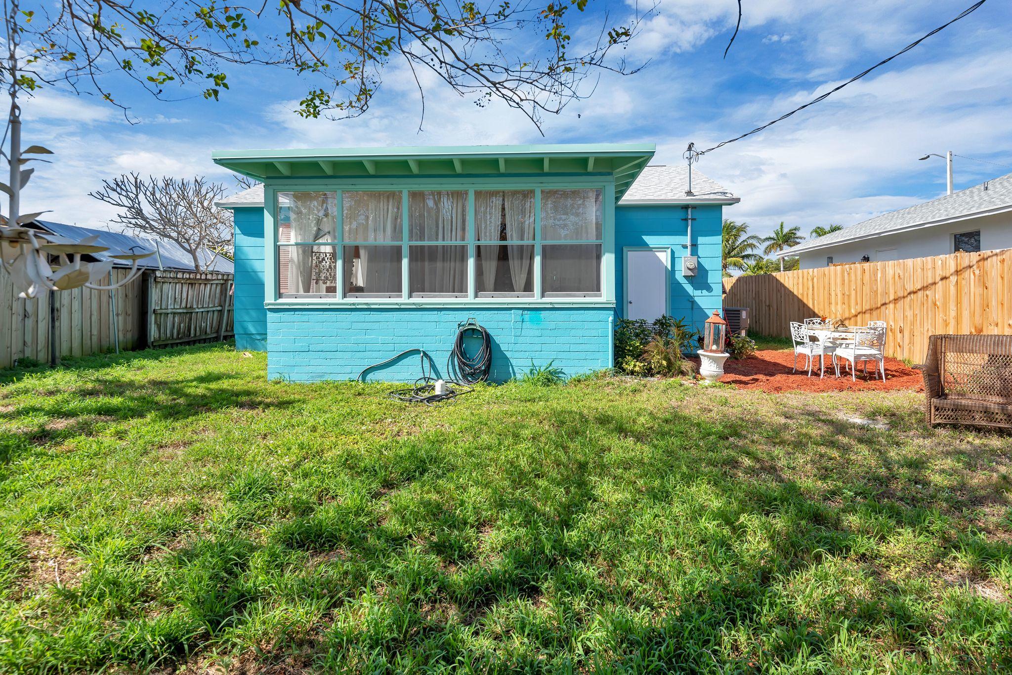 NORTH LAKE WORTH - Residential