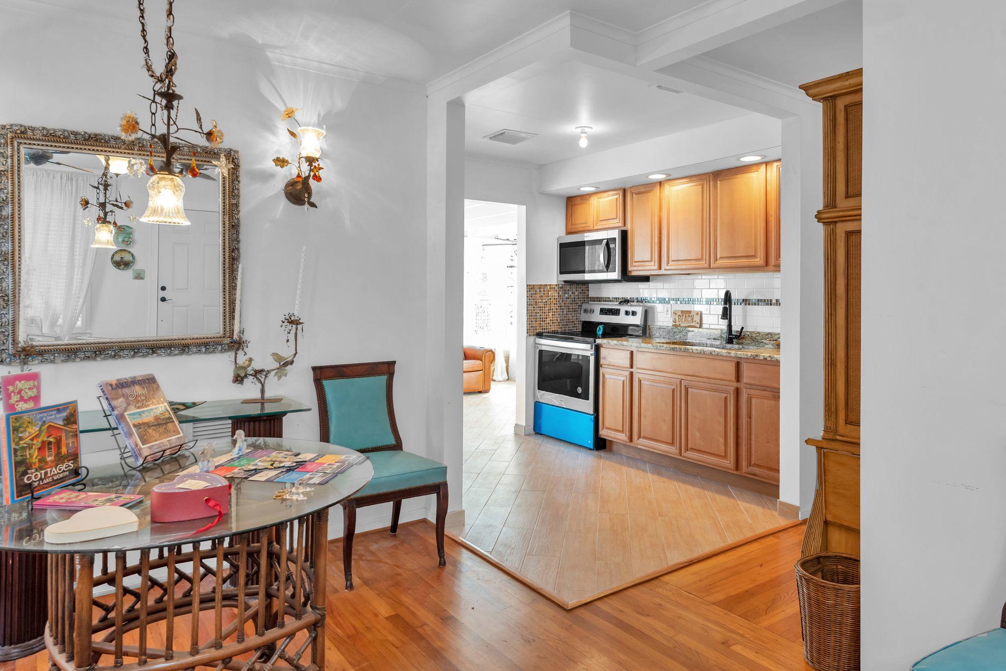 NORTH LAKE WORTH - Residential