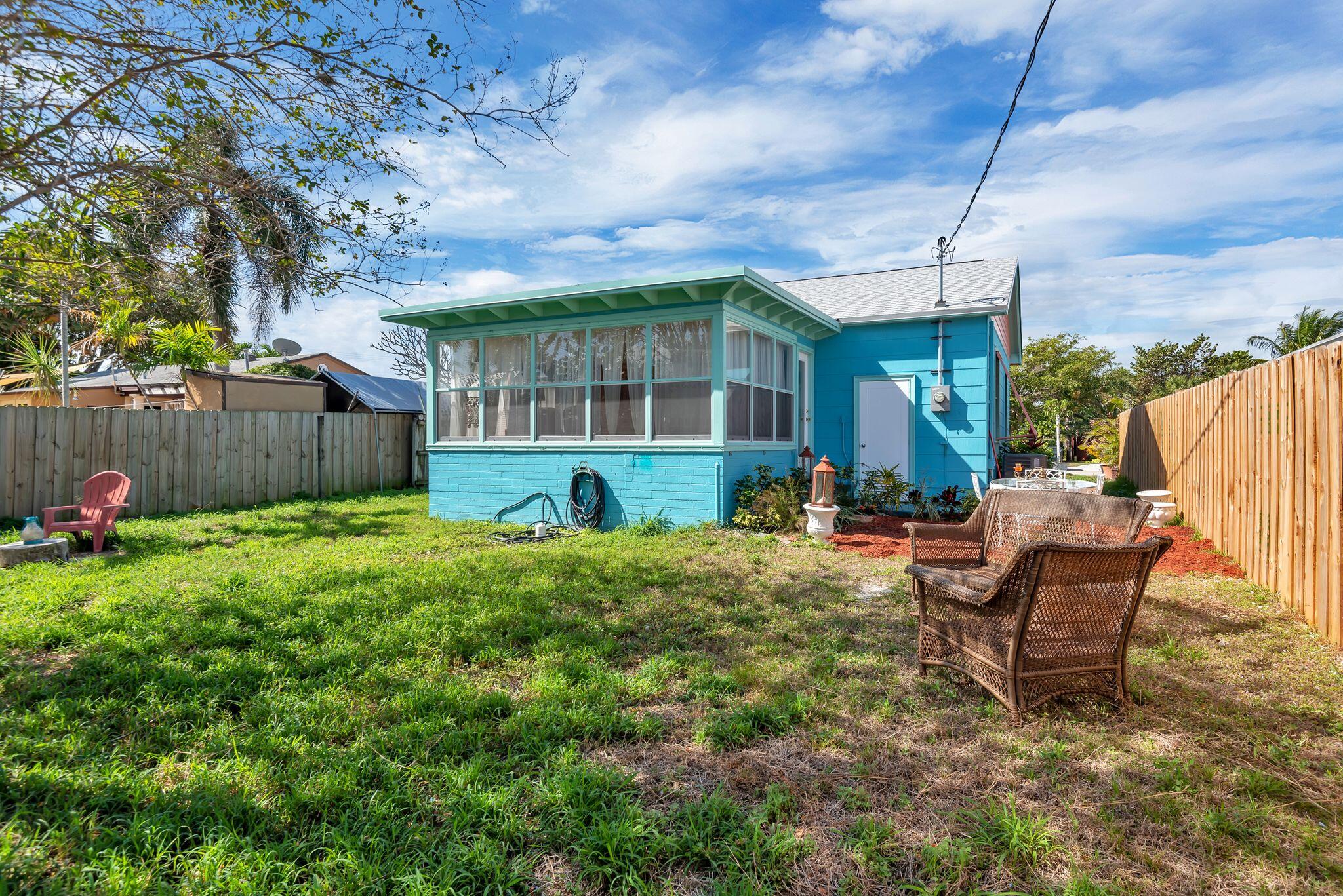 NORTH LAKE WORTH - Residential