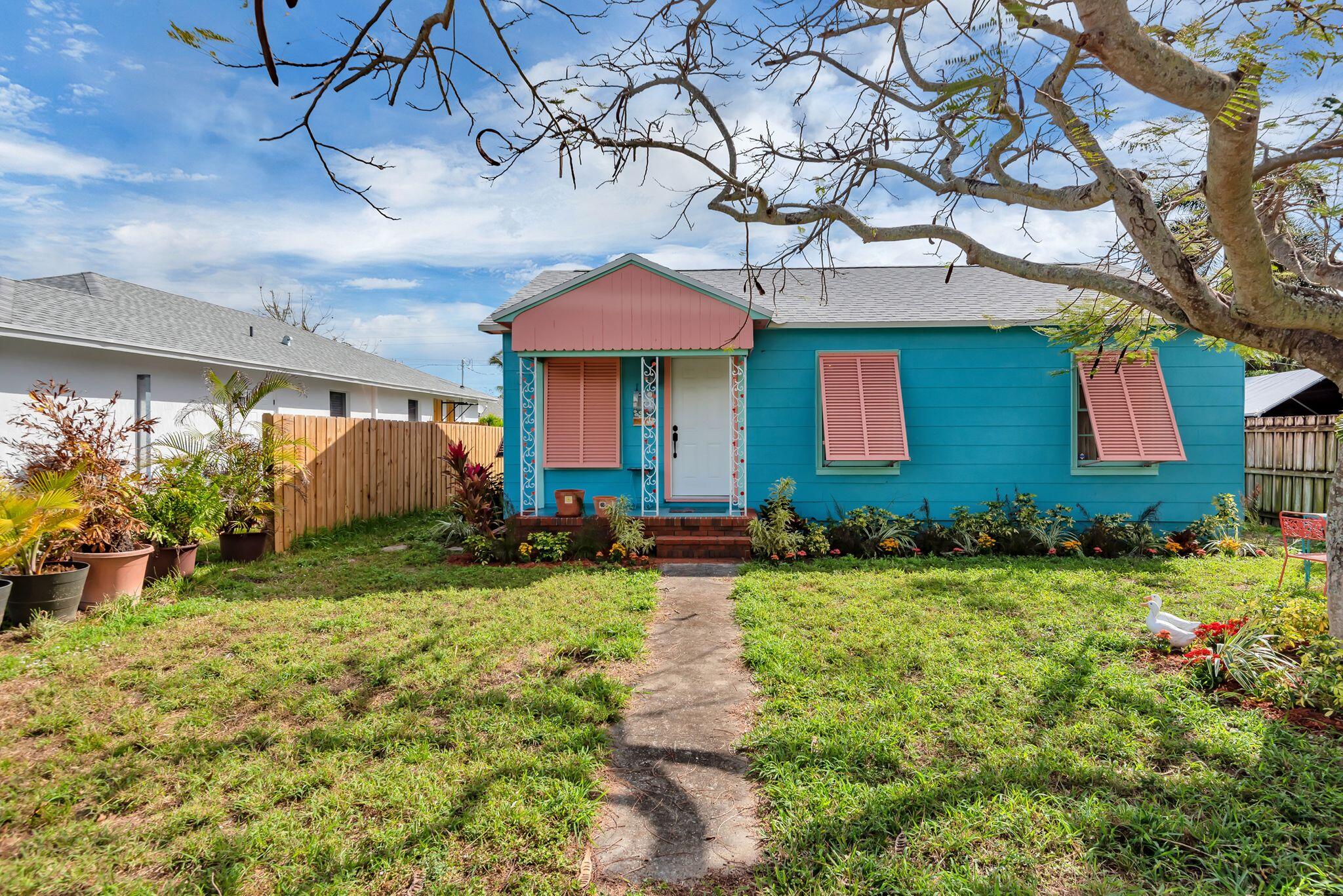 NORTH LAKE WORTH - Residential