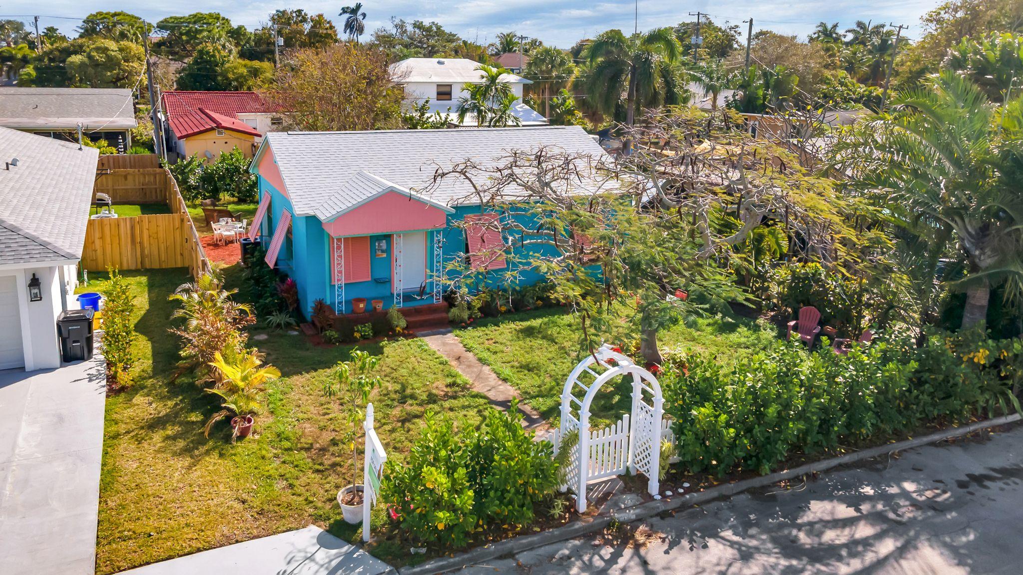 NORTH LAKE WORTH - Residential