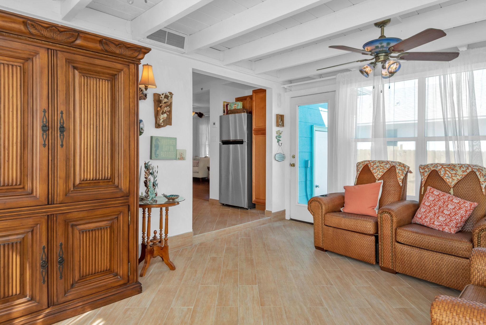 NORTH LAKE WORTH - Residential