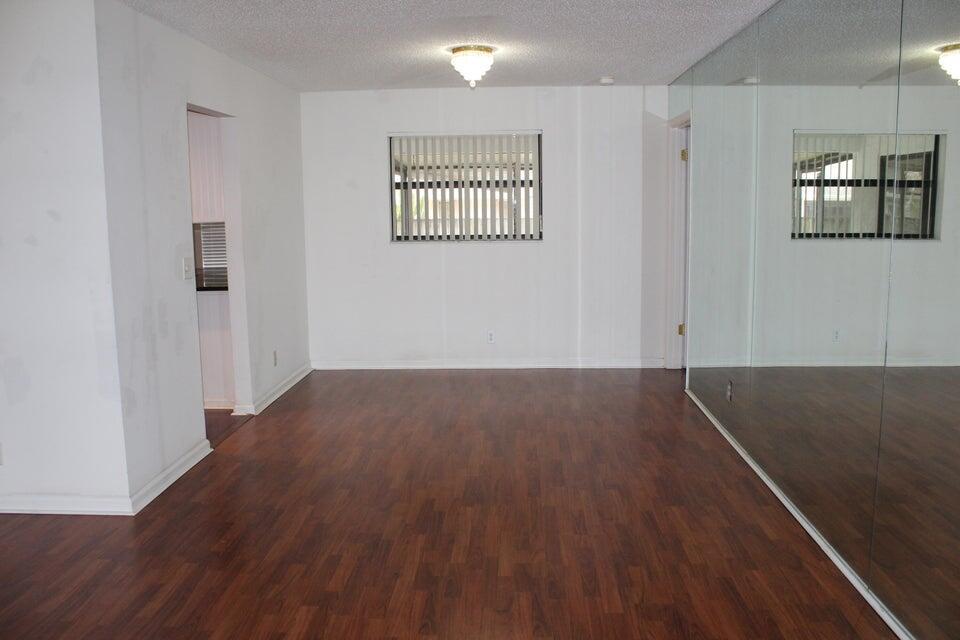 SUGAR POND MANOR OF WELLINGTON - Residential Lease