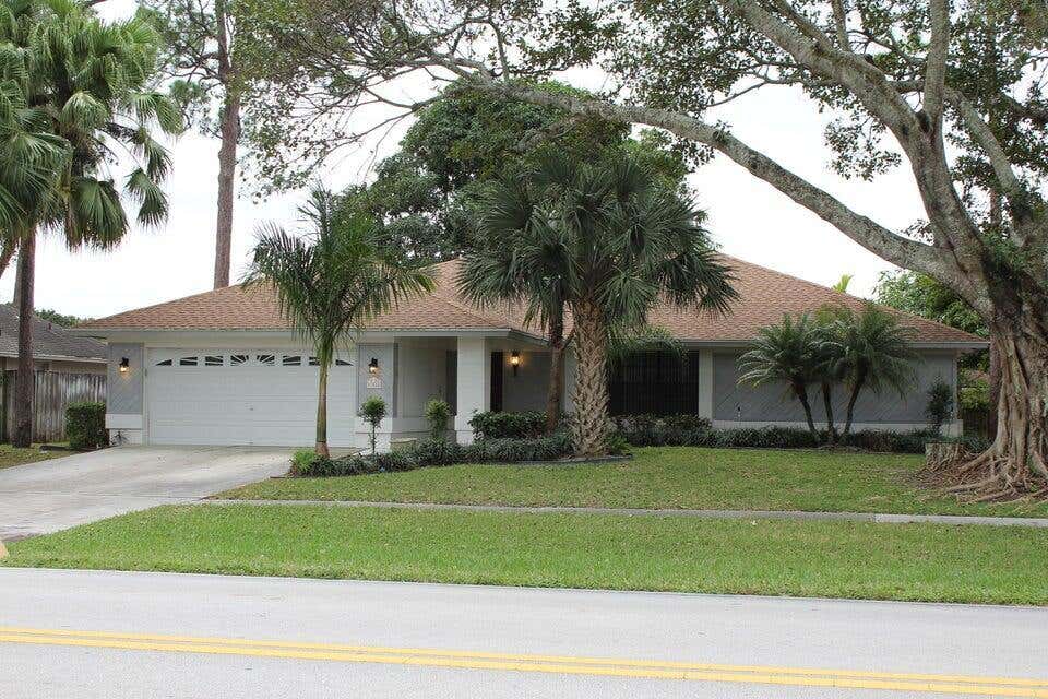 Photo of 13880 Paddock Drive, Wellington, FL 33414 (MLS # B26027815)
