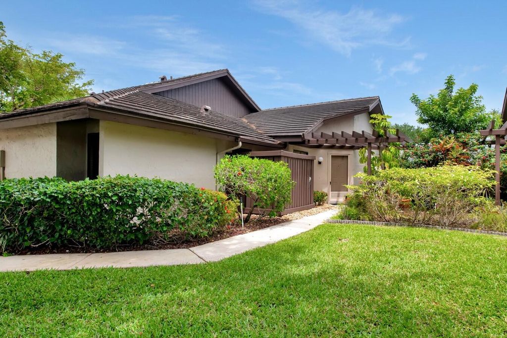 Photo of 5041 Pine Drive, Boynton Beach, FL 33437 (MLS # R10884993)