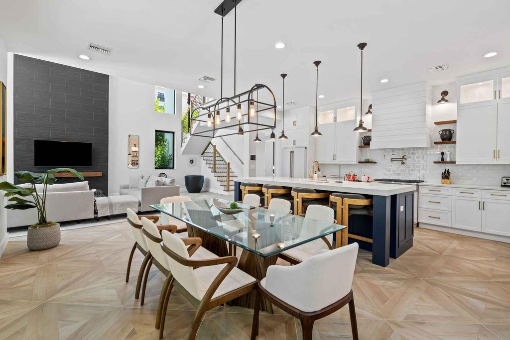 Photo of 3400 NE 25th Street, Fort Lauderdale, FL 33305 (MLS # B26008681)