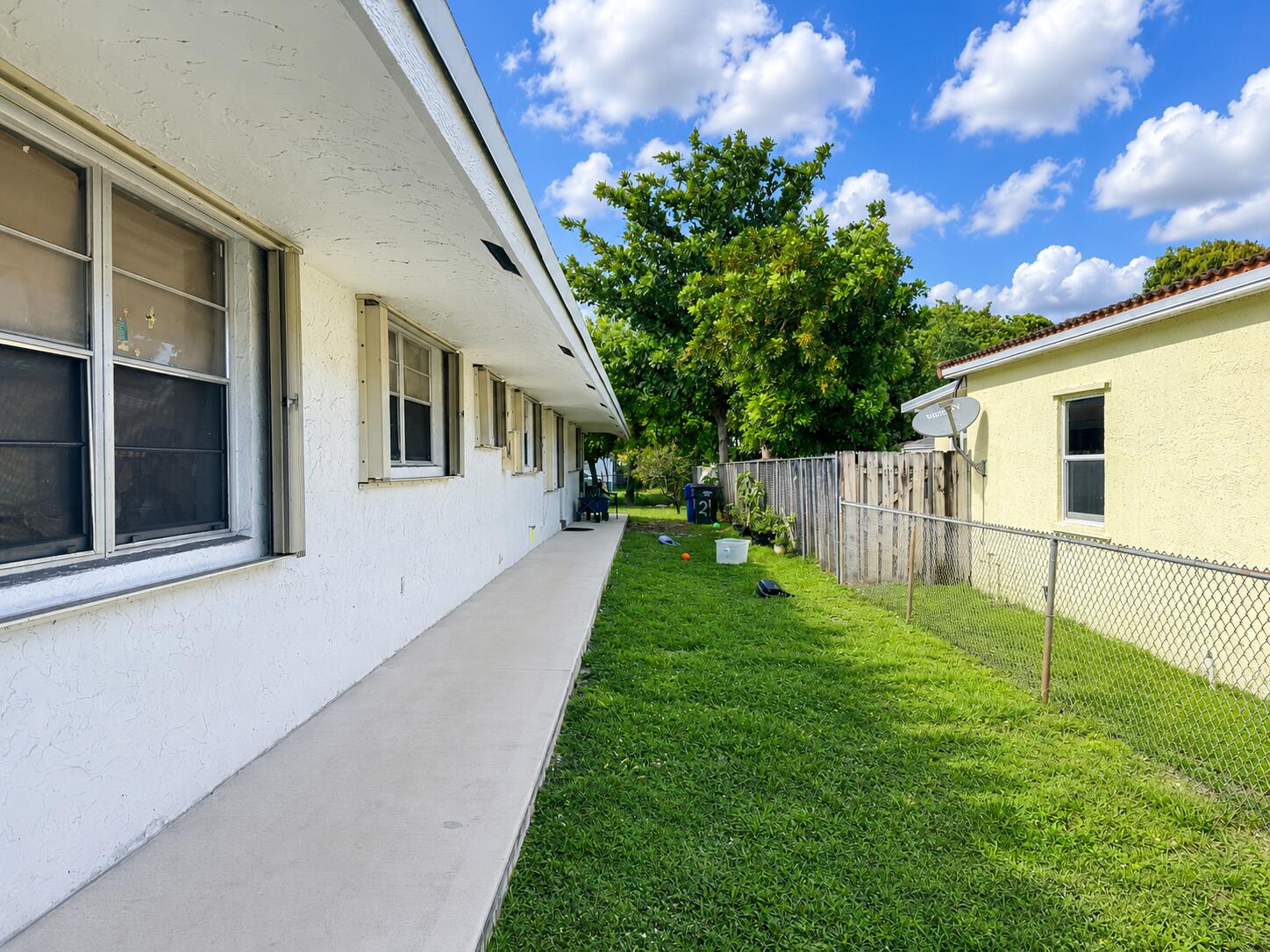 HOLLYWOOD TERRACE - Residential Income