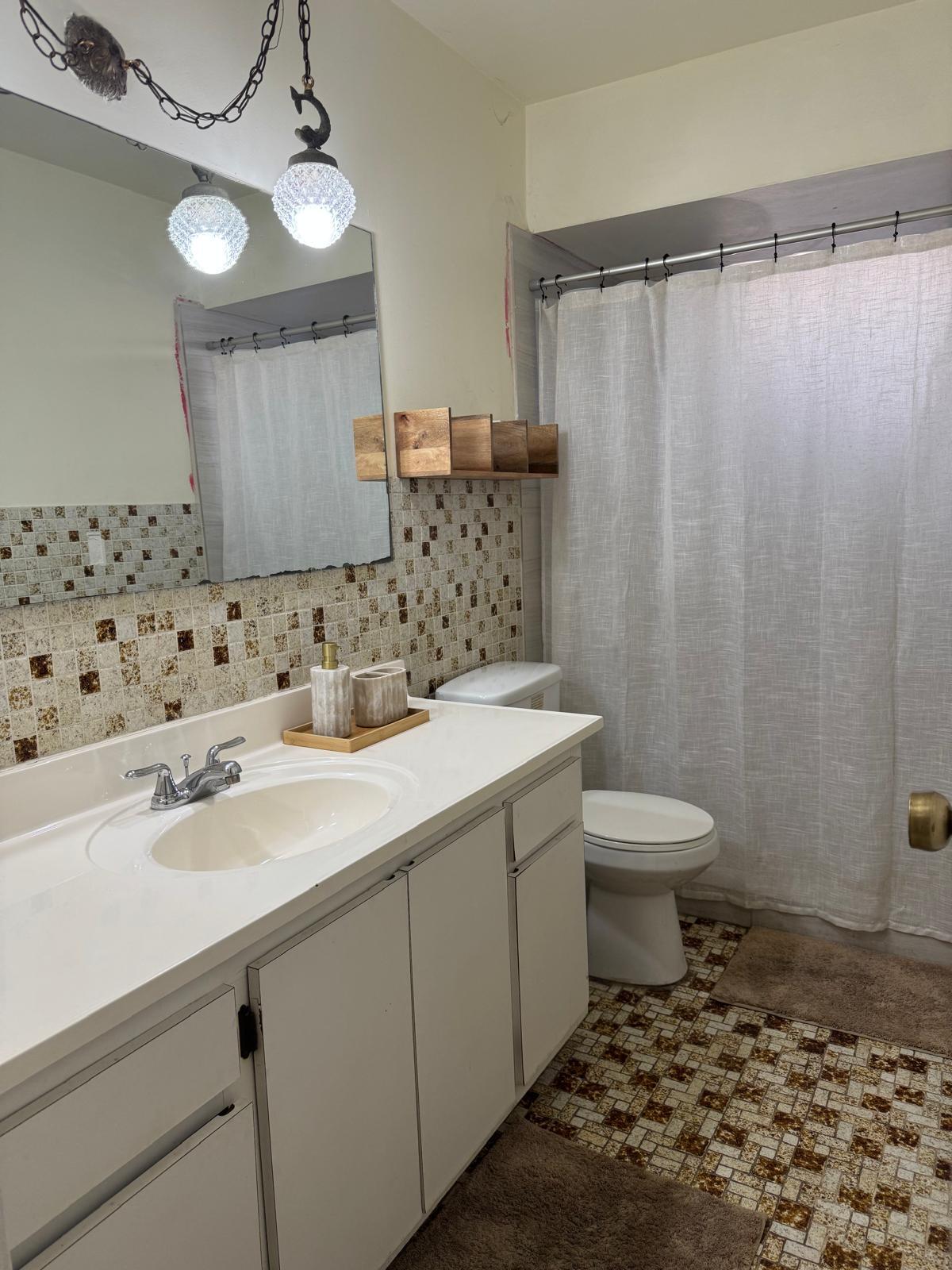 HOLLYWOOD TERRACE - Residential Income