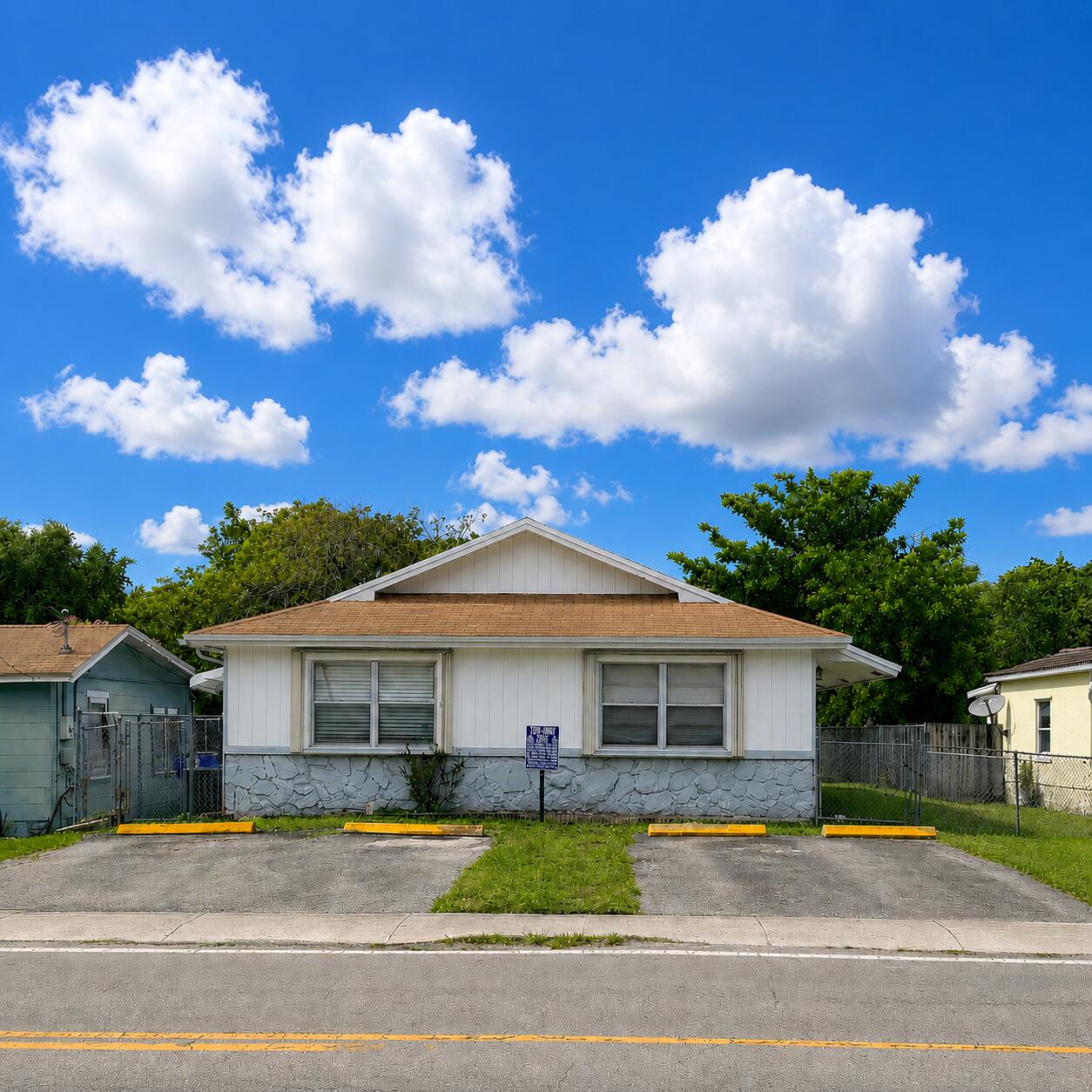 HOLLYWOOD TERRACE - Residential Income