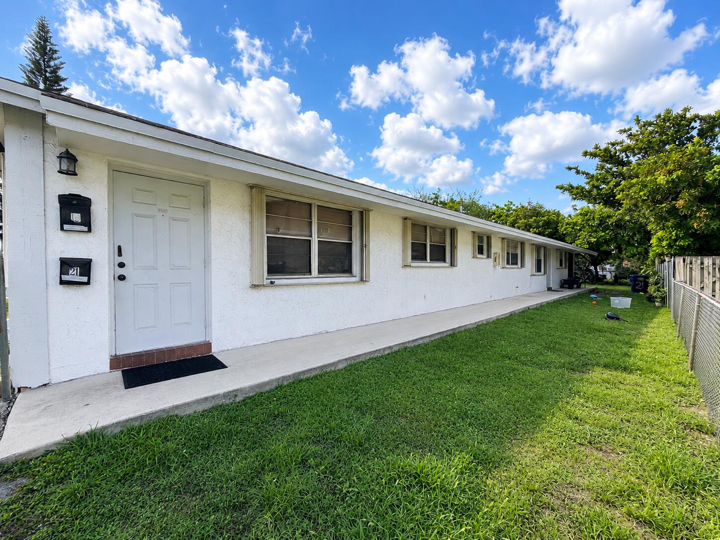 HOLLYWOOD TERRACE - Residential Income