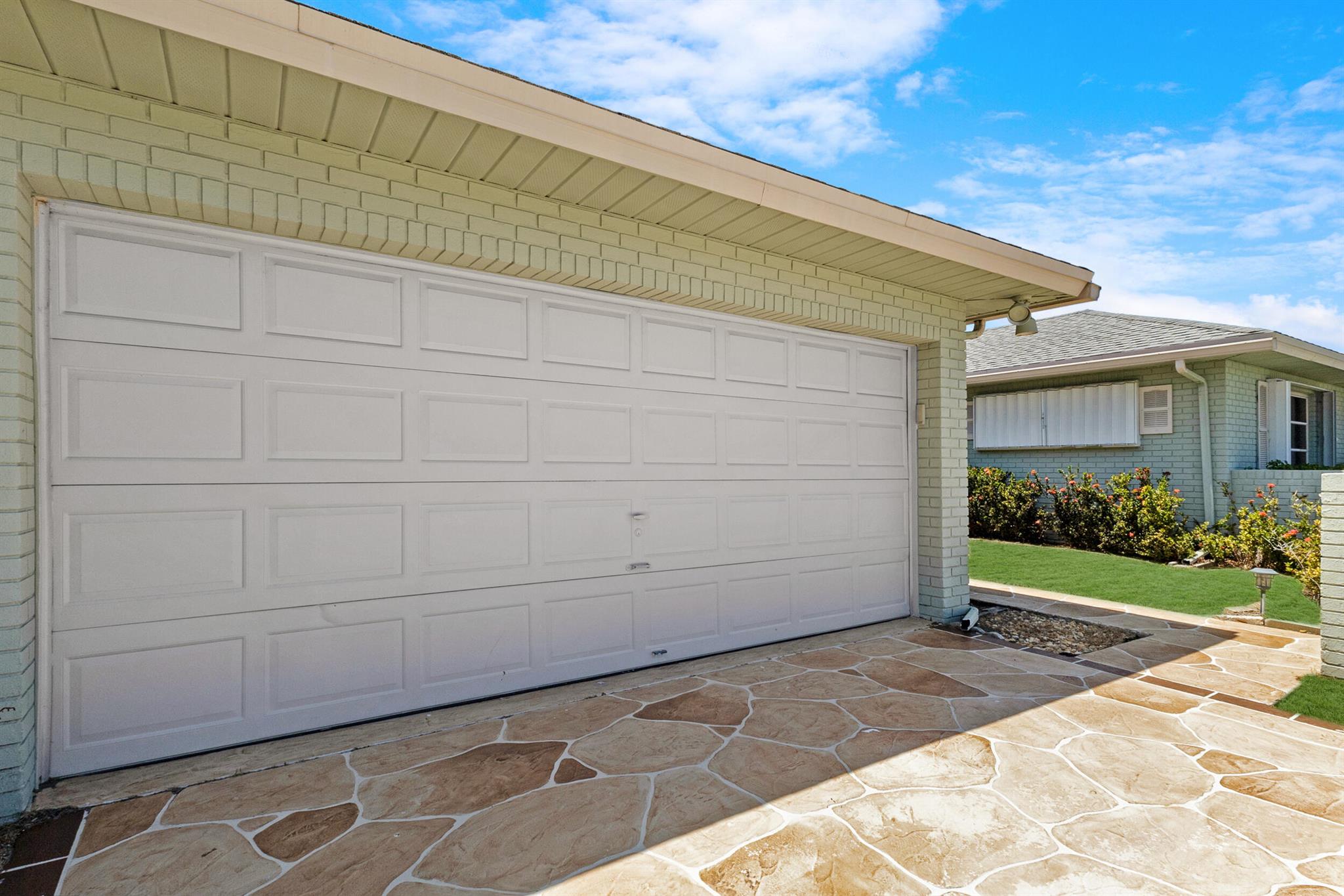 10911 Green Trail Drive S