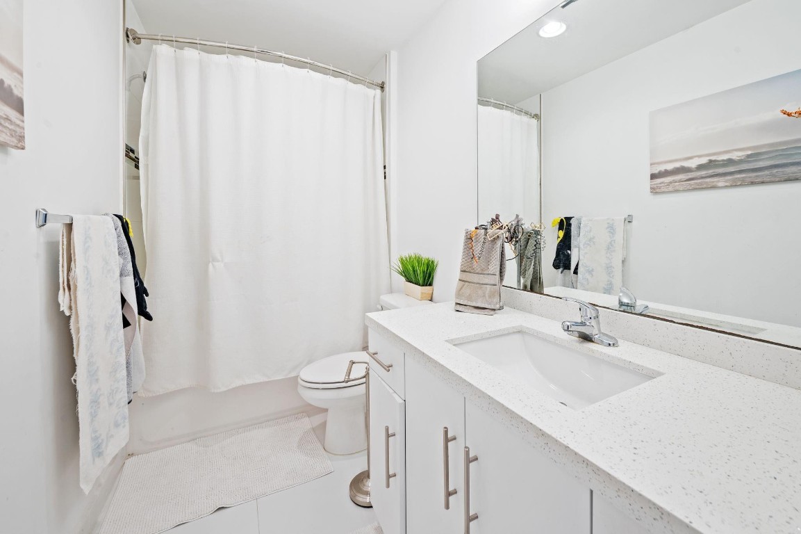 AVENTURA PLACE - Residential