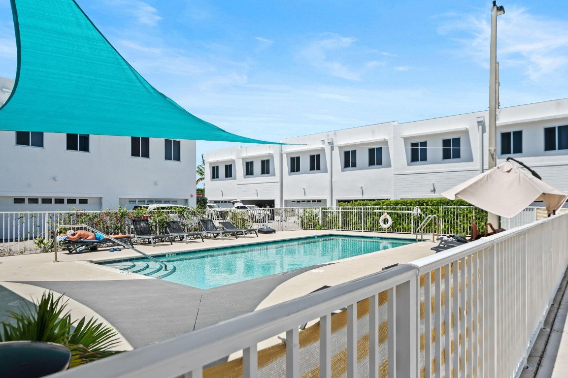 AVENTURA PLACE - Residential