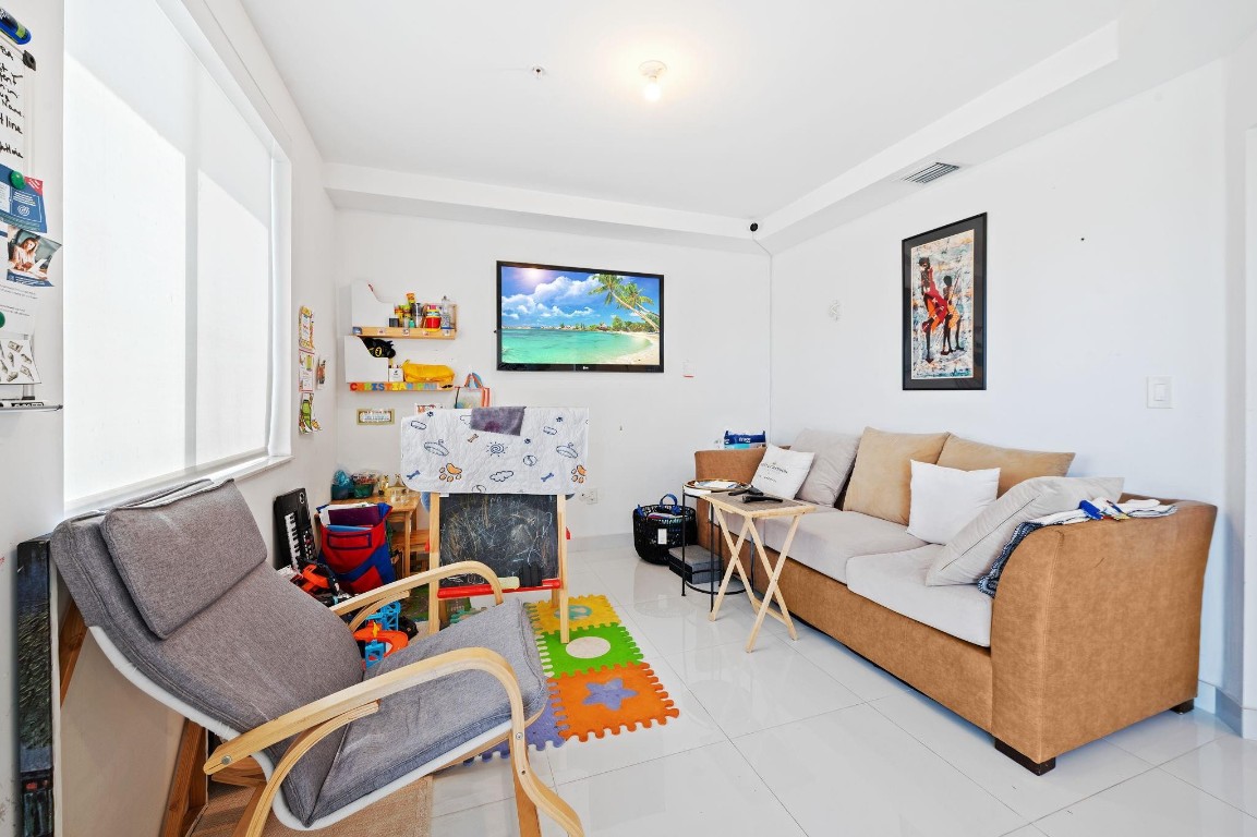 AVENTURA PLACE - Residential