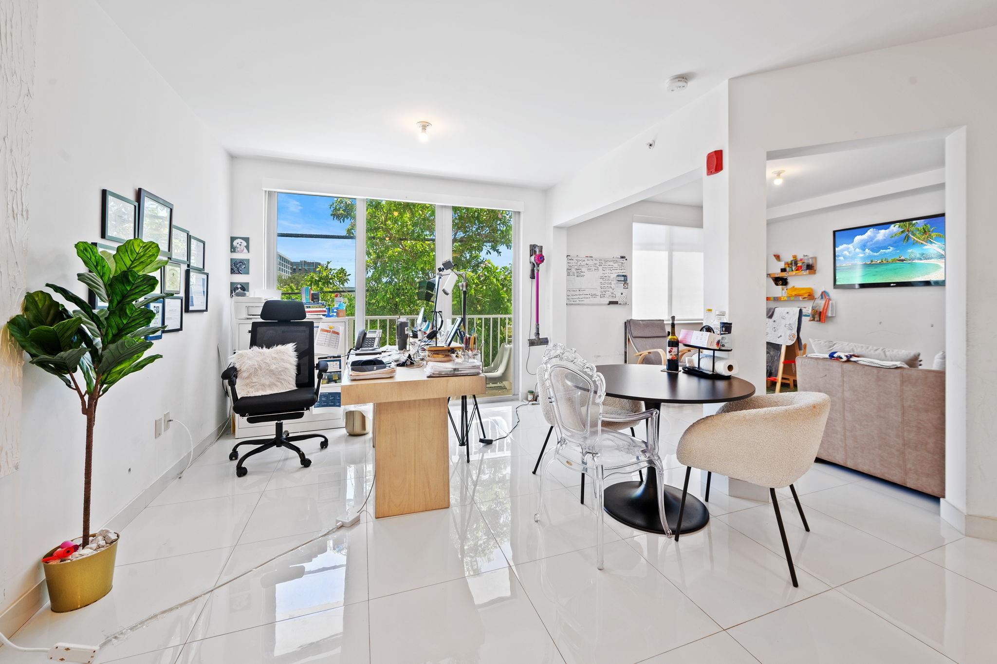 AVENTURA PLACE - Residential