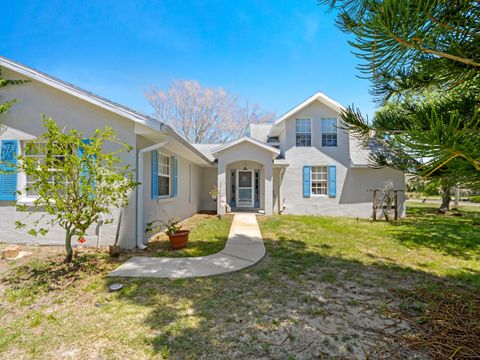 Photo of 532 Sunset Boulevard, Melbourne Beach, FL 32951 (MLS # B26019647)