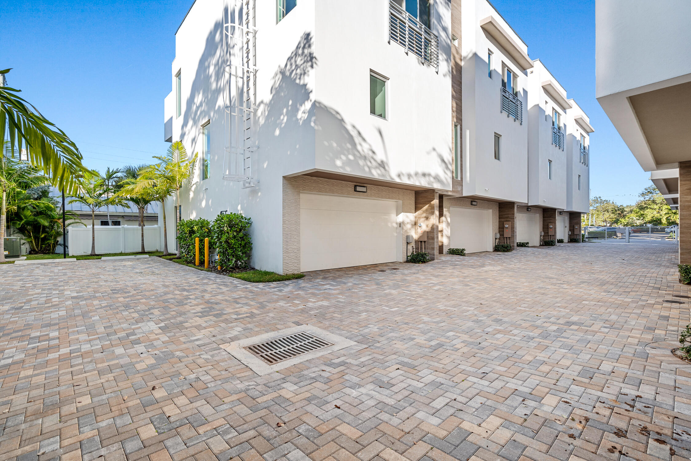 BEVERLY HEIGHTS - Residential