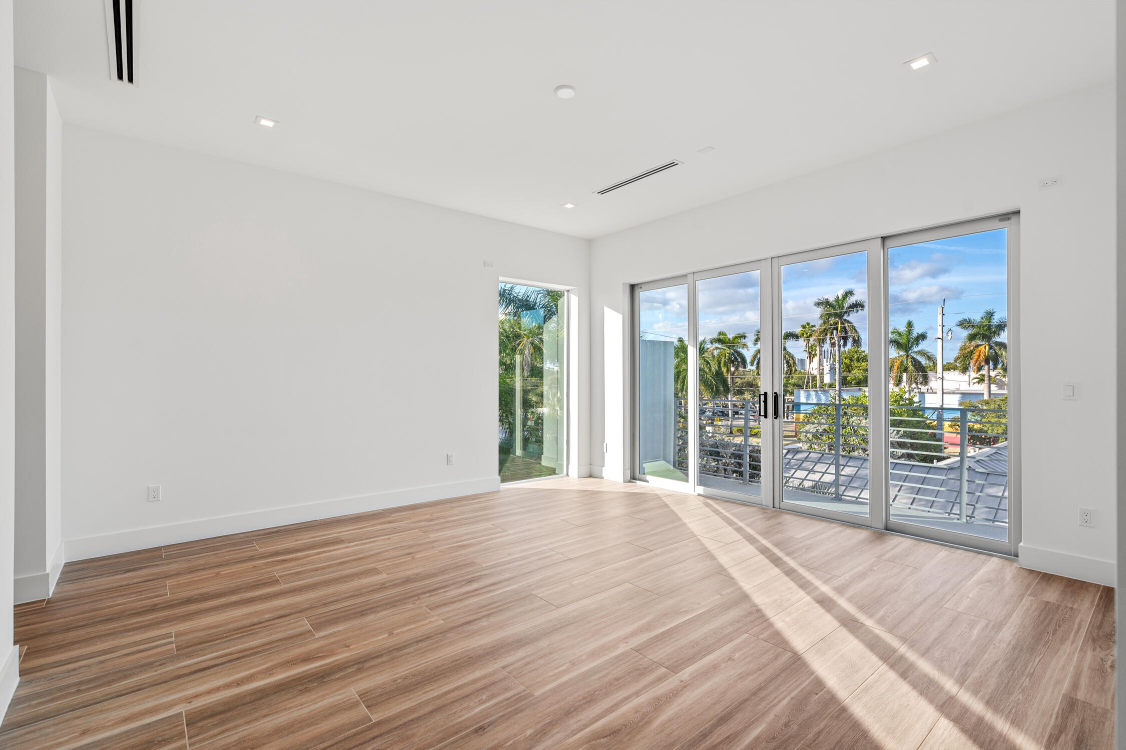 BEVERLY HEIGHTS - Residential