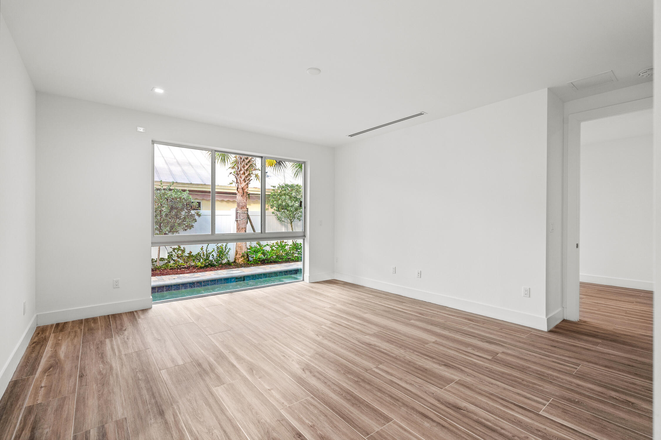 BEVERLY HEIGHTS - Residential