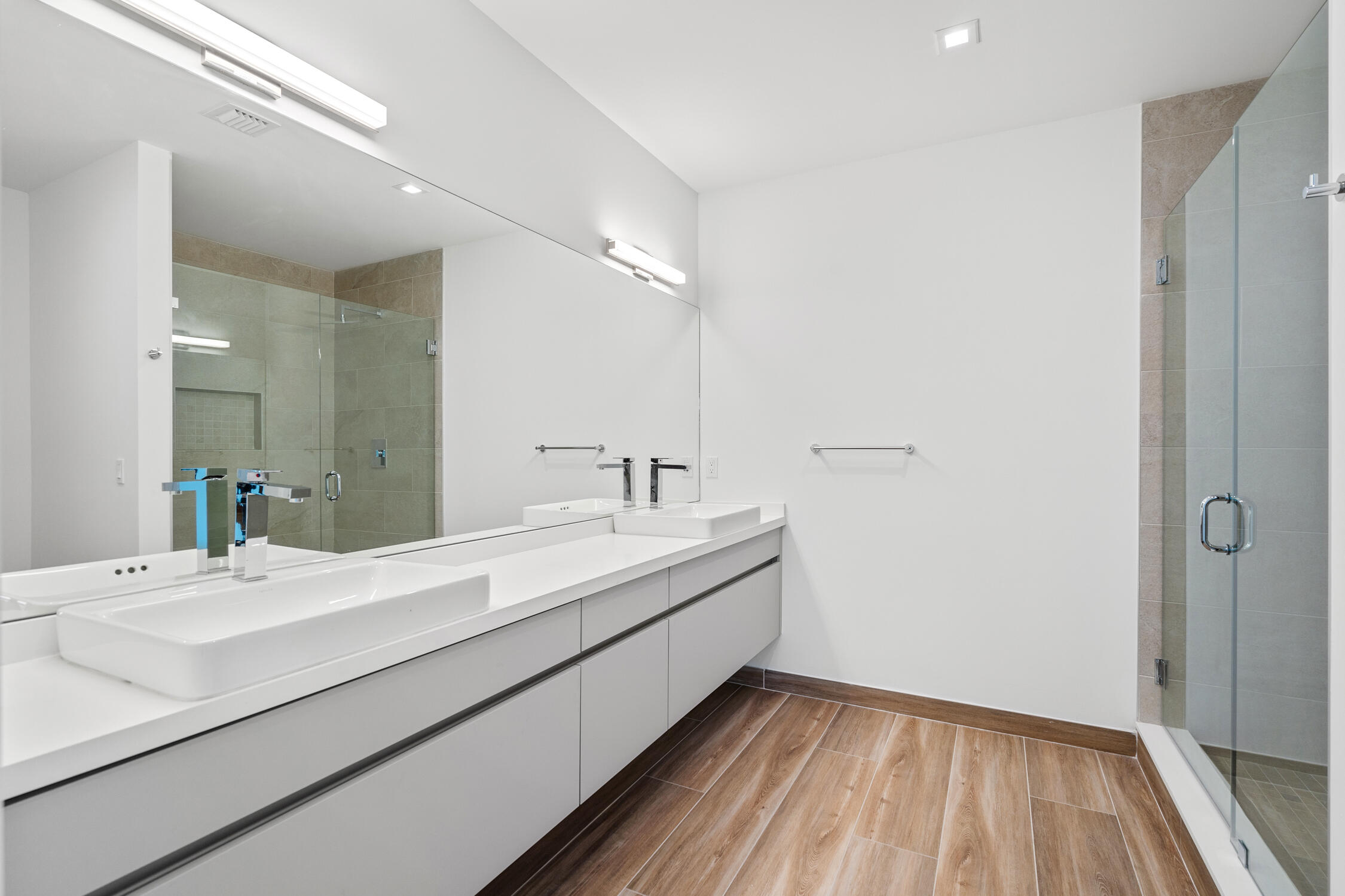 BEVERLY HEIGHTS - Residential